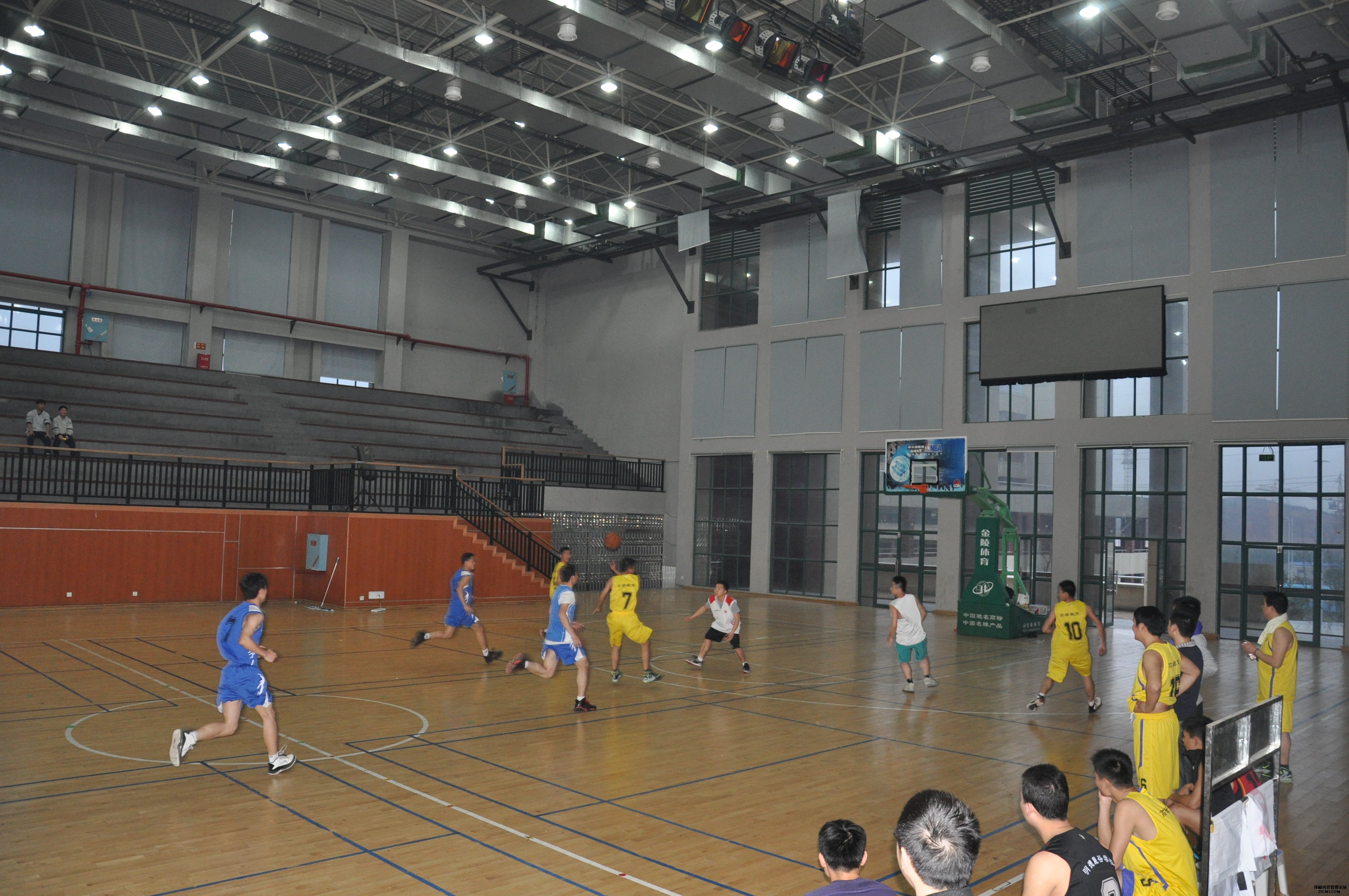 光琇医院与岳麓区教育局联合举办篮球友谊赛（图）