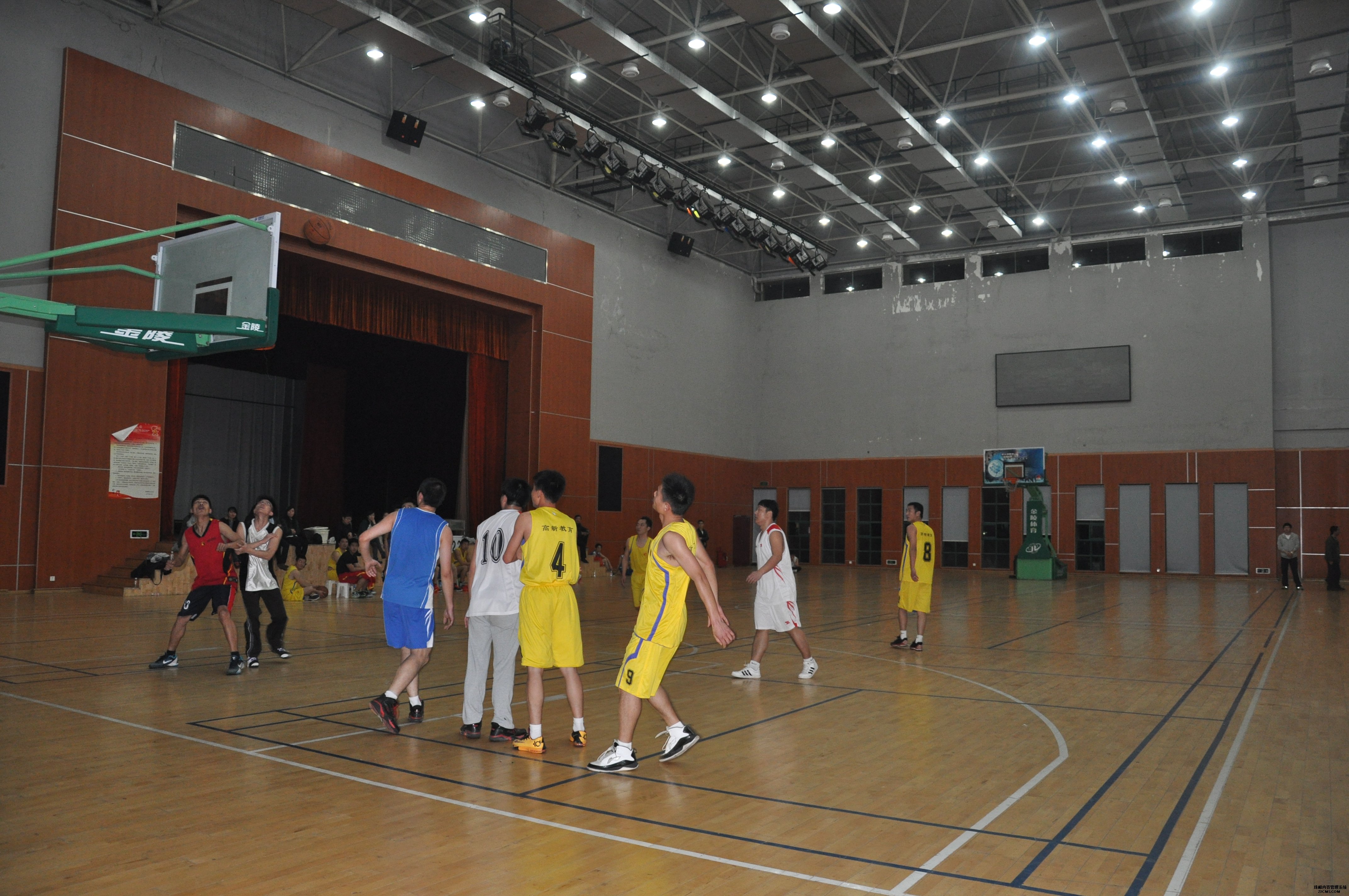 光琇医院与岳麓区教育局联合举办篮球友谊赛（图）