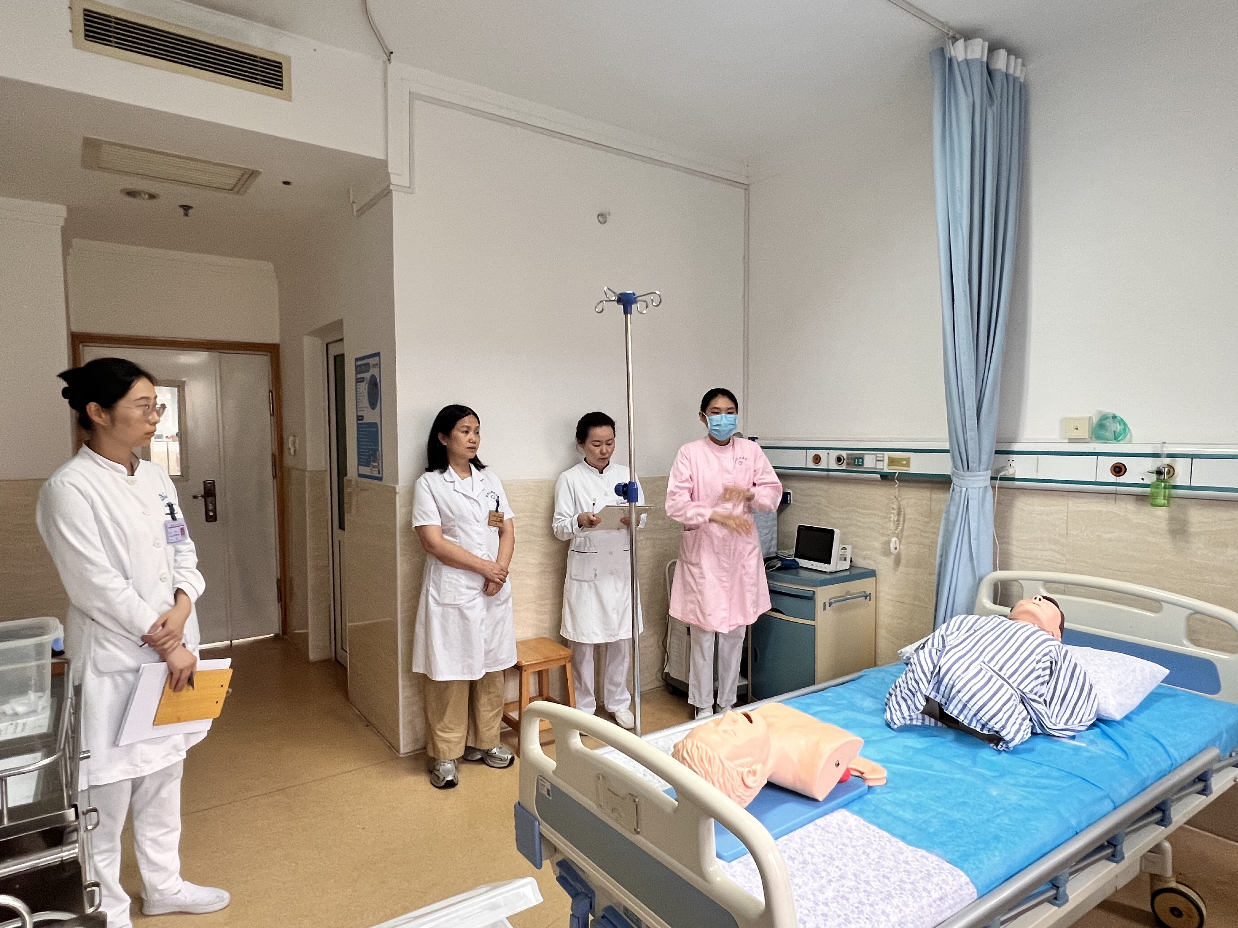 从“教科书式操作”到“沉浸式战场”，我院举办年度护理急救考核